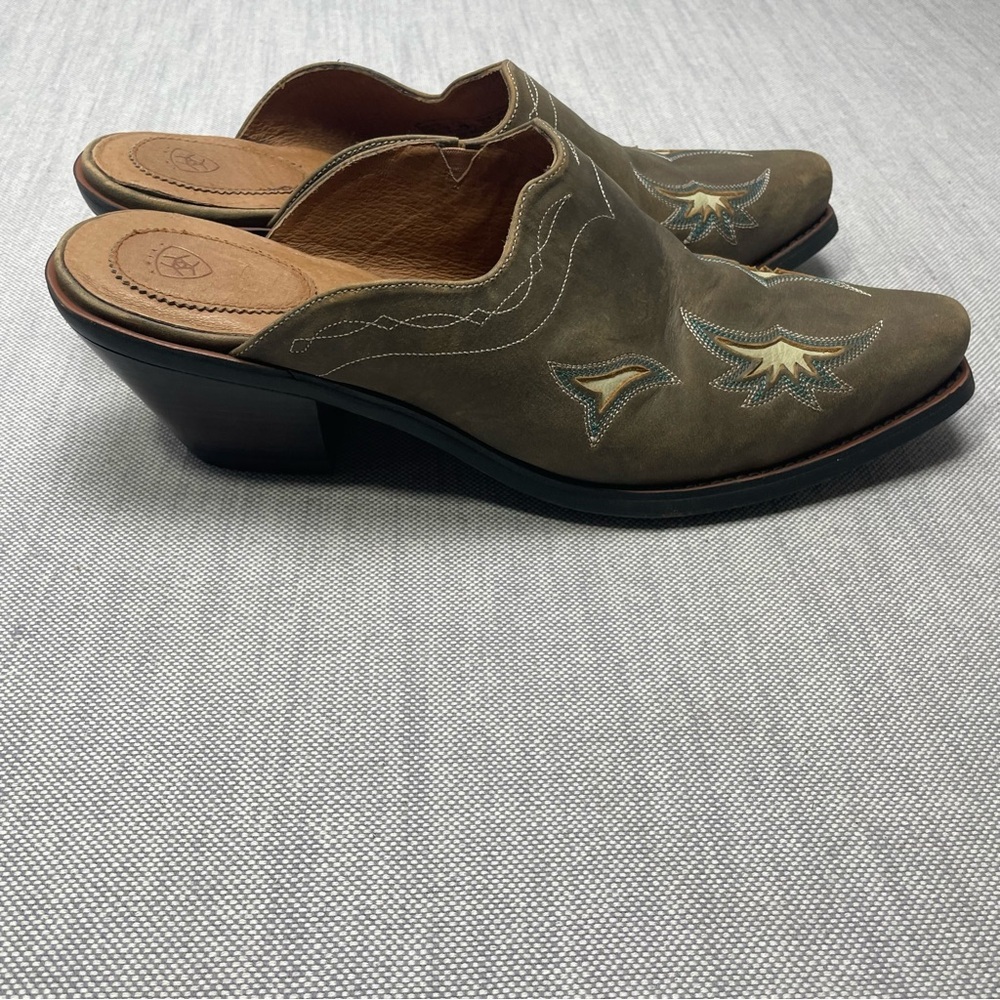 Ariat Brown Leather Mules with Embroidered Design - Picture 3 of 9